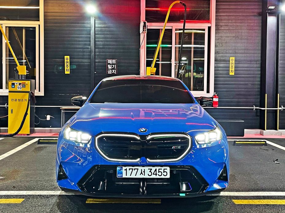 BMW M5 2025