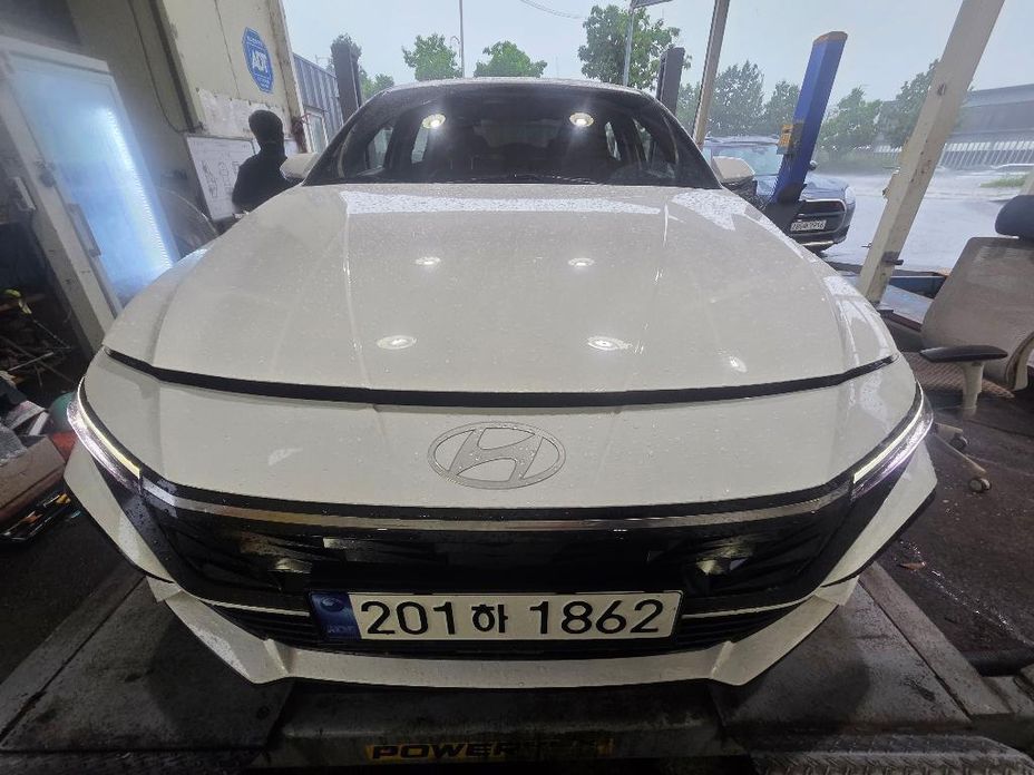 Hyundai AVANTE 2025