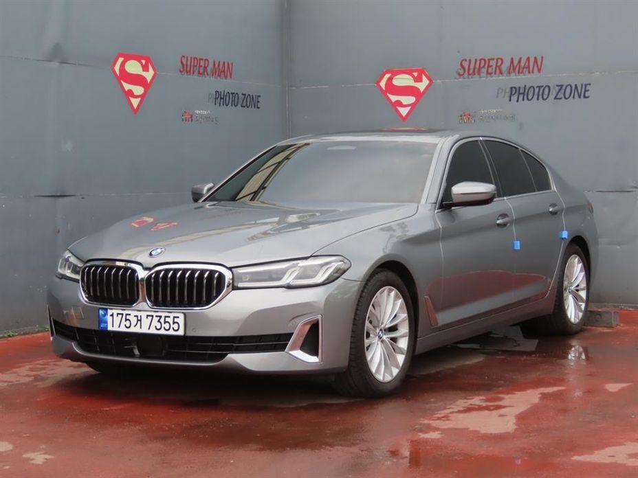BMW 5-Series 2023