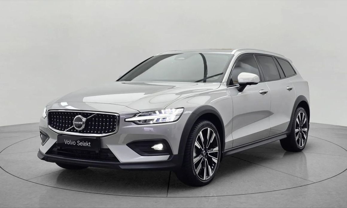 Volvo V60 2023