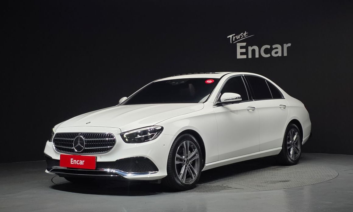 Mercedes-Benz E-Class 2023