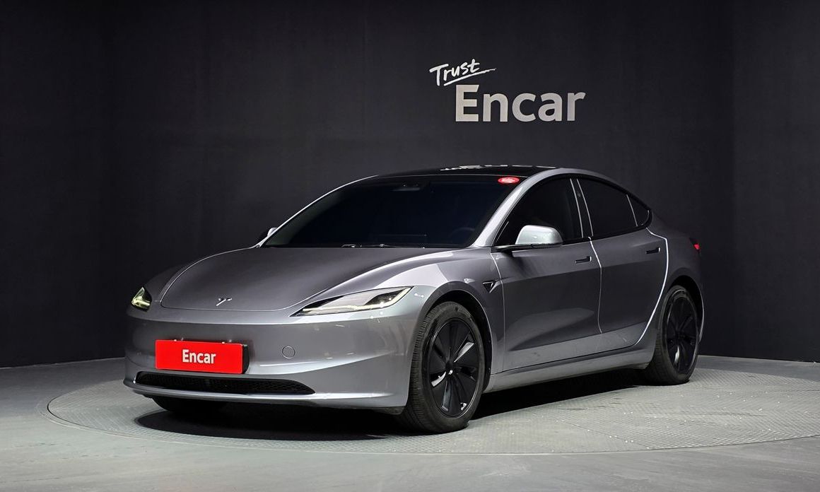 Tesla Model 3 2024