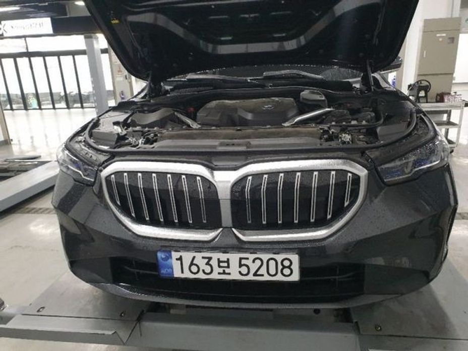 BMW 5-Series 2024