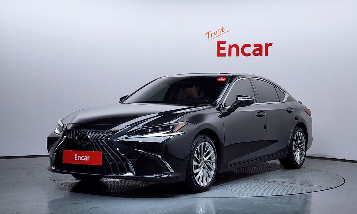 Lexus ES 2025