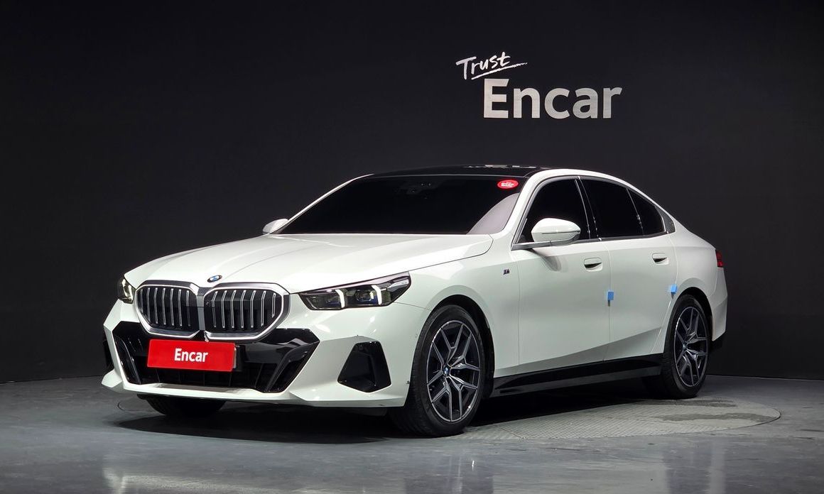 BMW 5-Series 2024