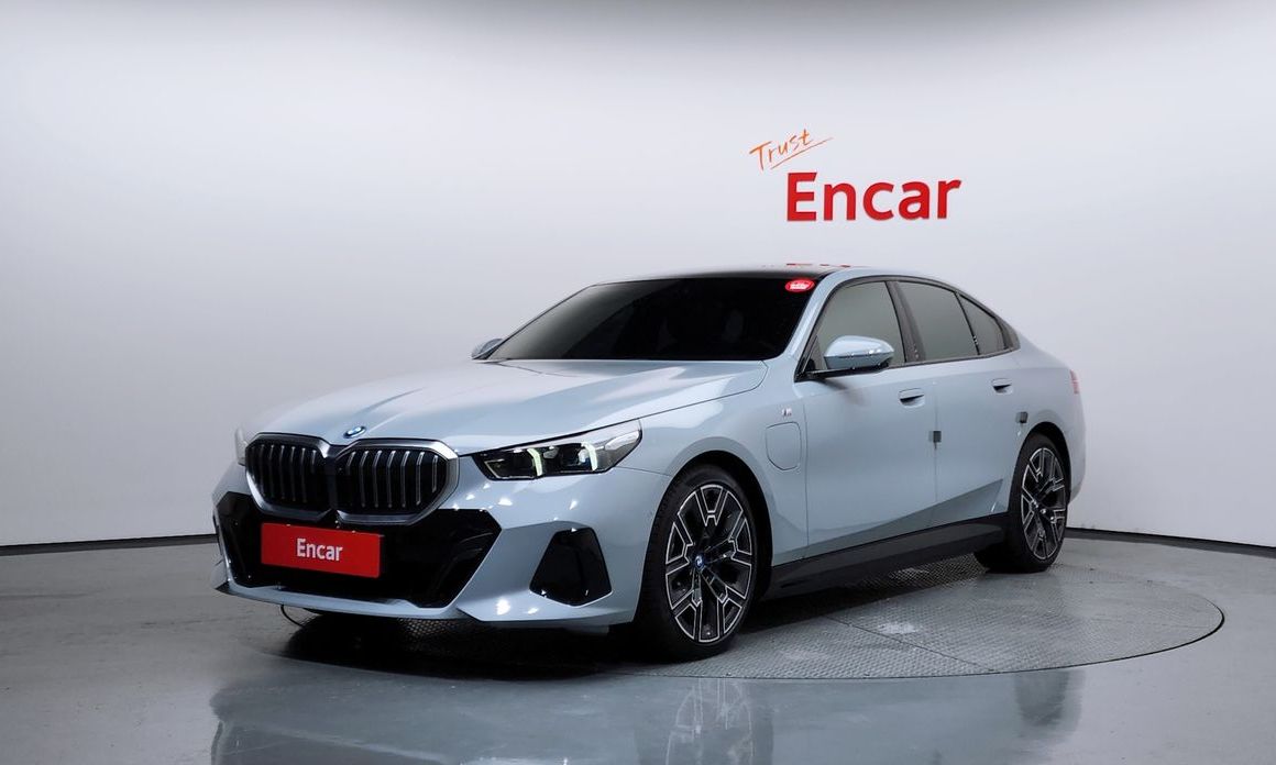 BMW 5-Series 2025