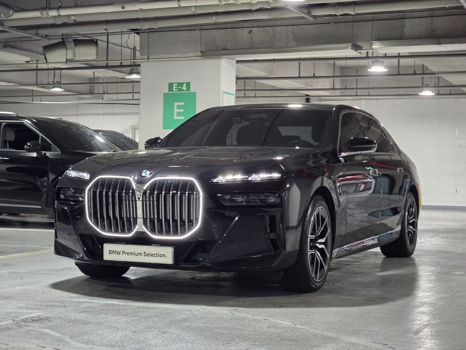 BMW 7-Series 2023