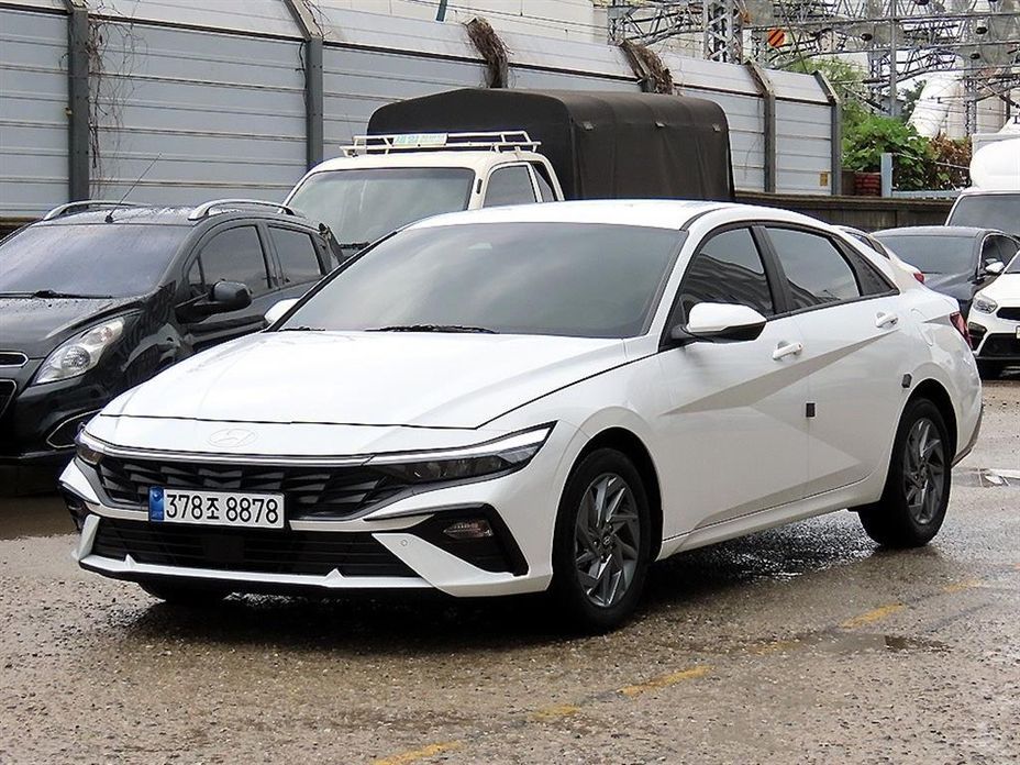 Hyundai AVANTE 2025
