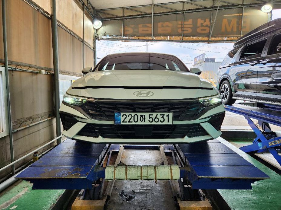 Hyundai AVANTE 2024