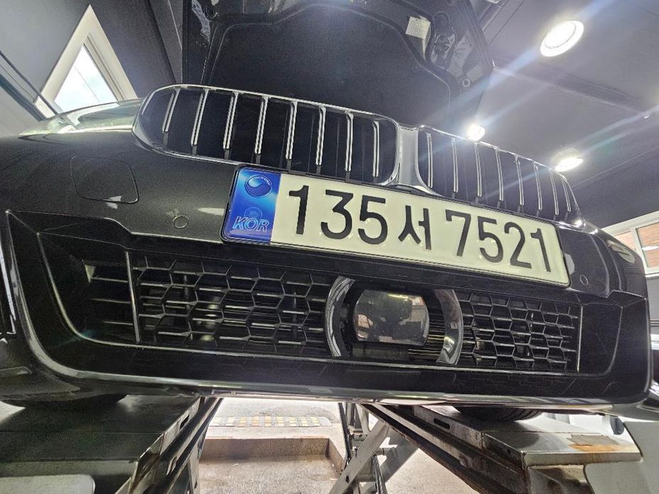 BMW 5-Series 2023