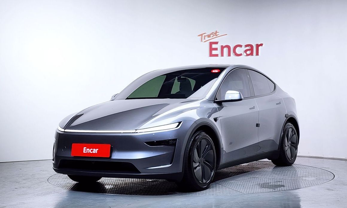 Tesla Model Y 2025