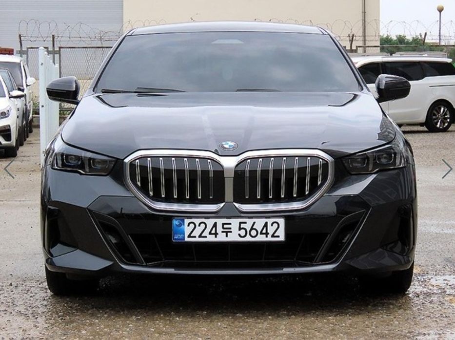 BMW 5-Series 2025