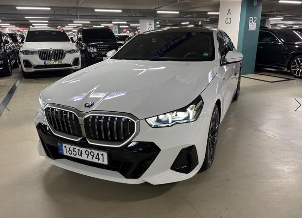 BMW 5-Series 2024