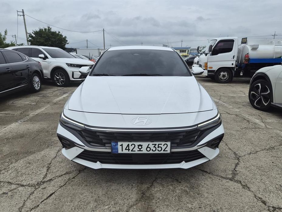 Hyundai AVANTE 2025