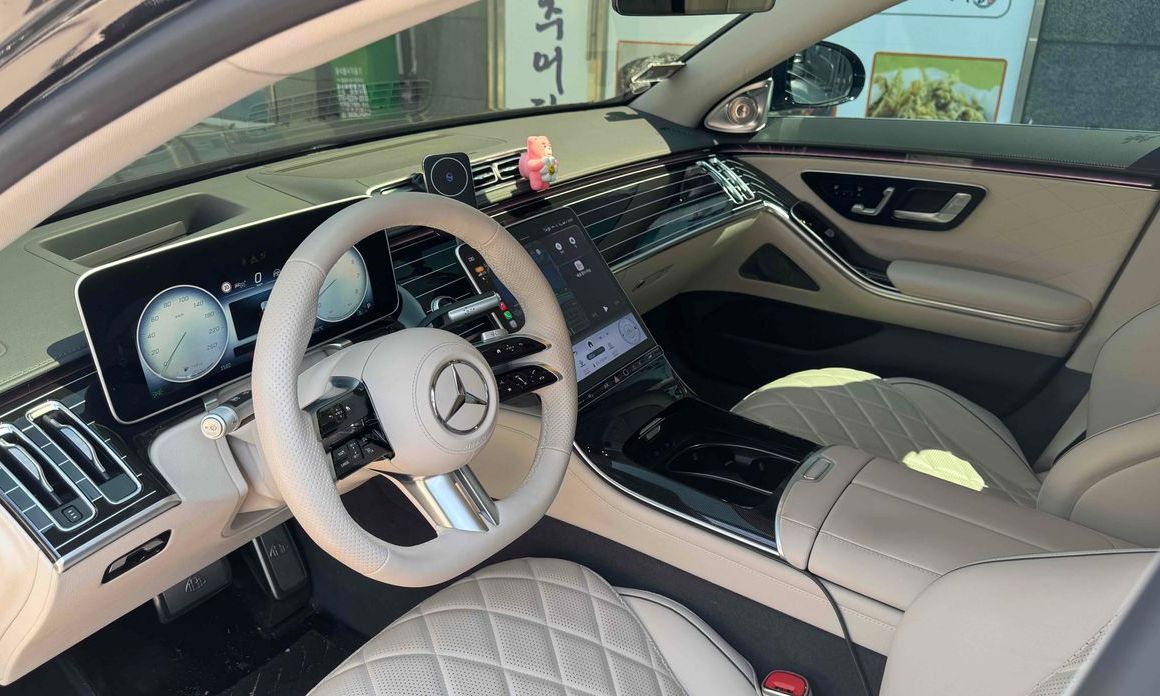 Mercedes-Benz S-Class 2023
