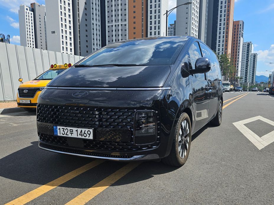 Hyundai Staria 2025