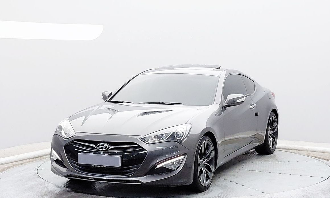 Hyundai Genesis 2012