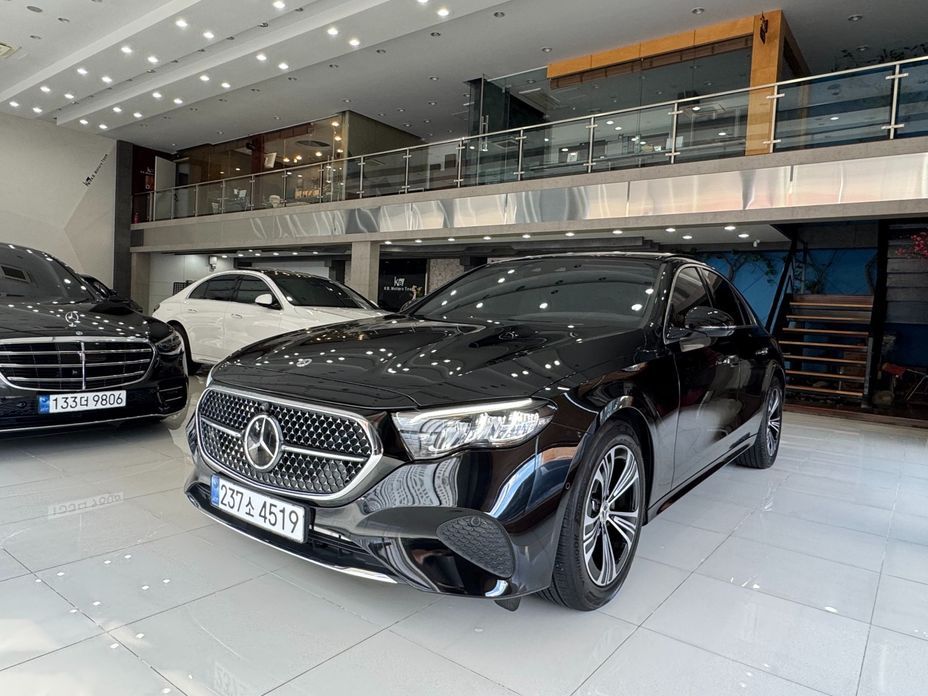 Mercedes-Benz E-Class 2024
