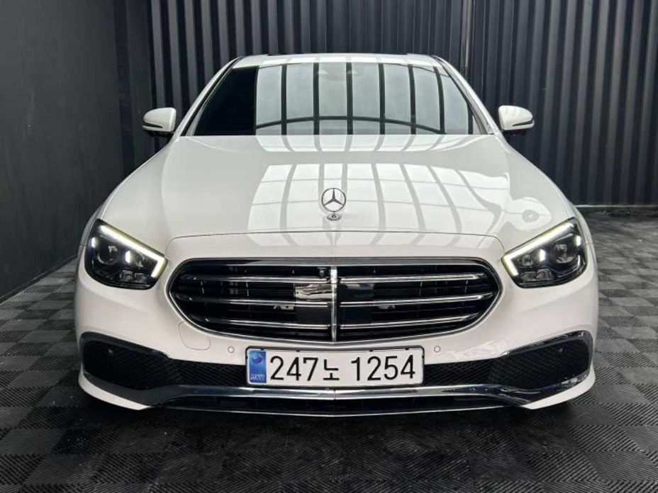 Mercedes-Benz E-Class 2022