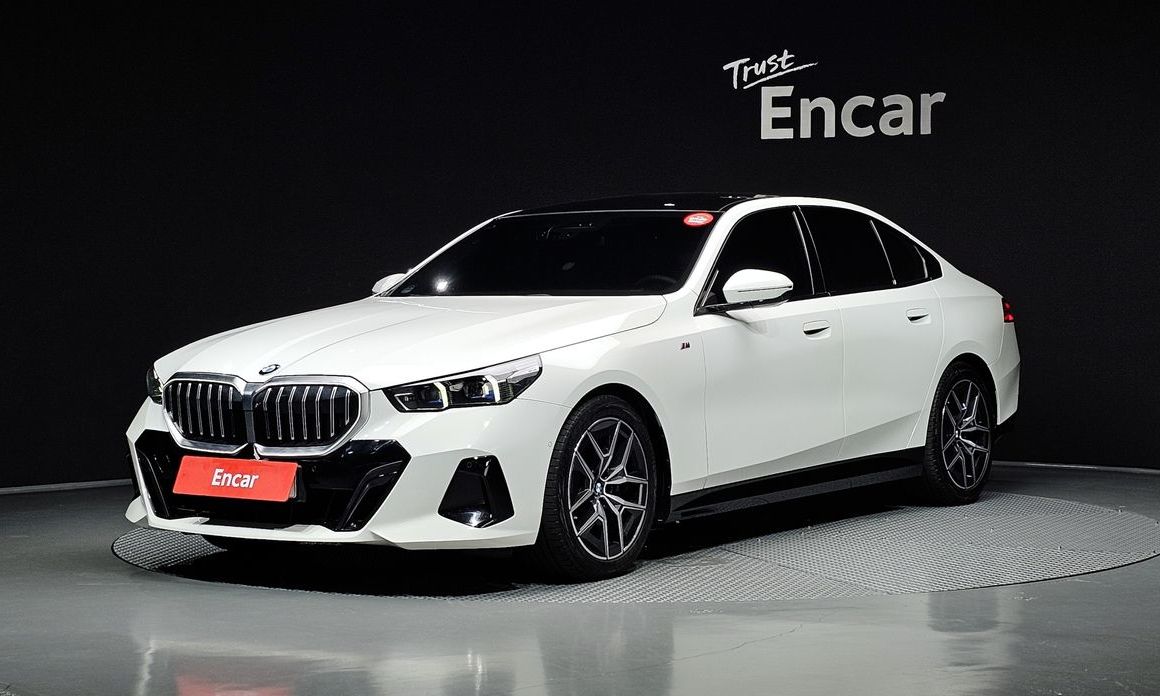 BMW 5-Series 2024