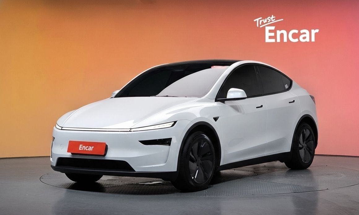 Tesla Model Y 2025
