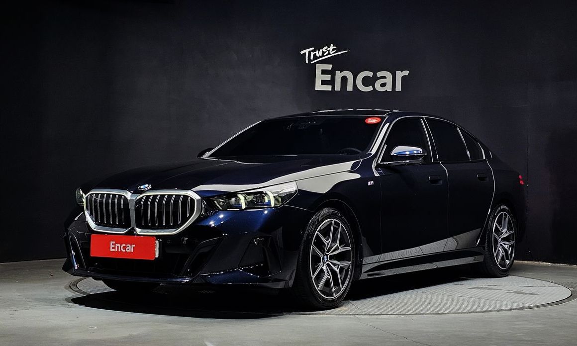 BMW 5-Series 2024