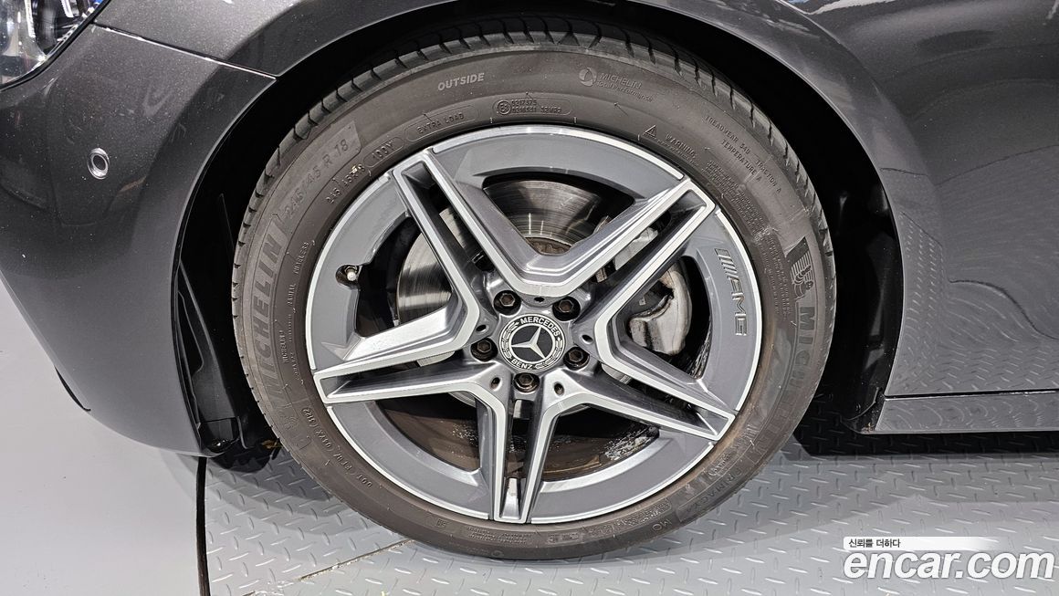 Mercedes-Benz E-Class 2023