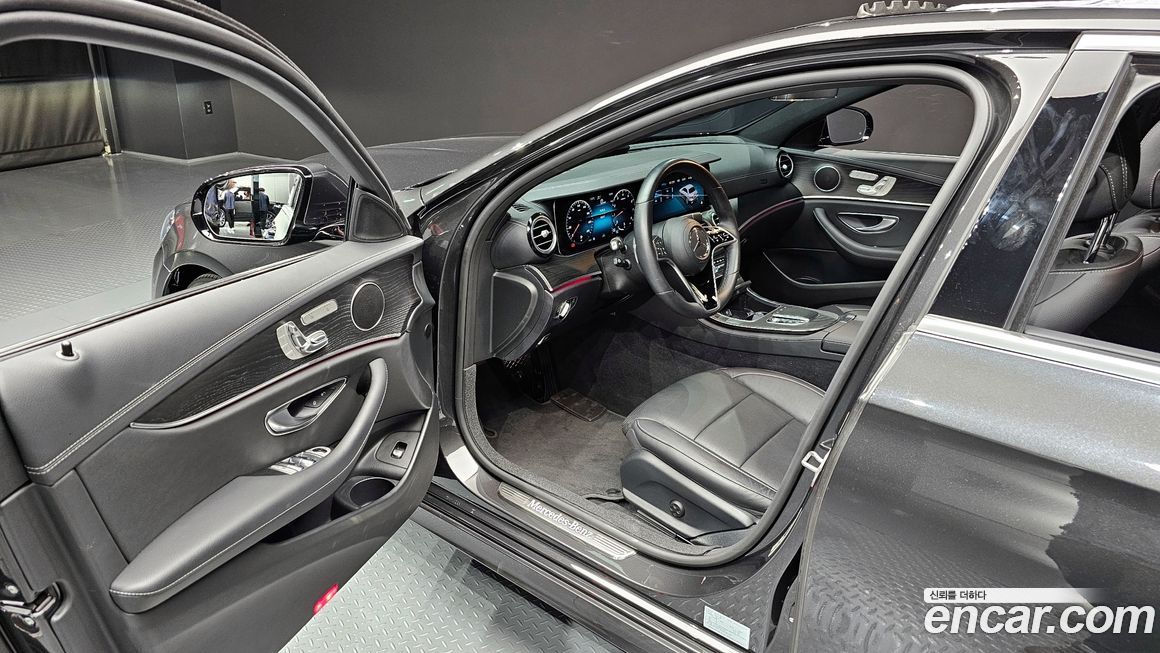 Mercedes-Benz E-Class 2023