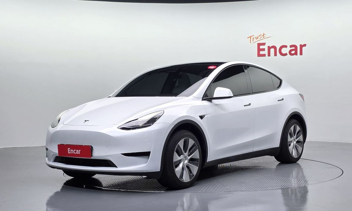 Tesla Model Y 2024