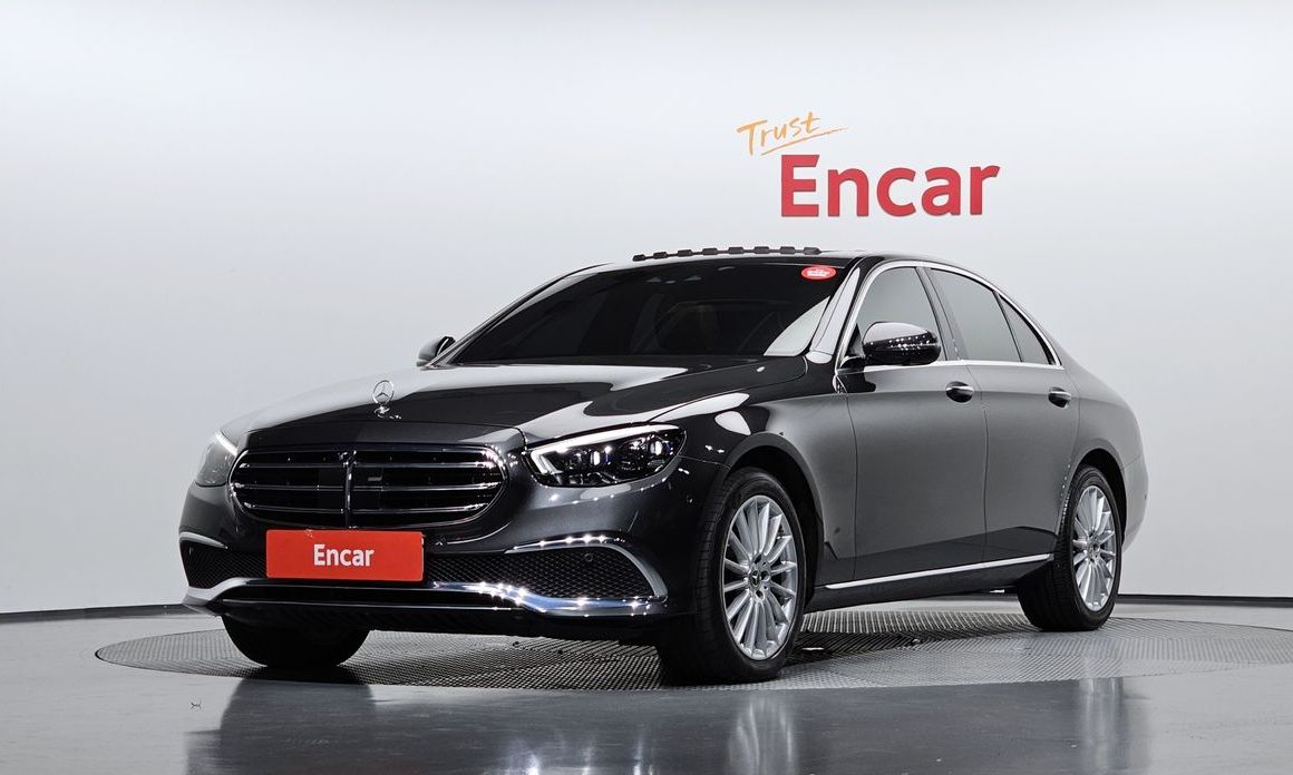 Mercedes-Benz E-Class 2022