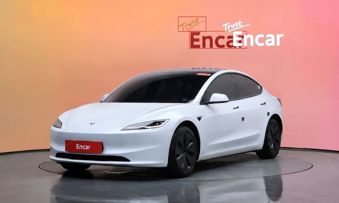 Tesla Model 3 2024