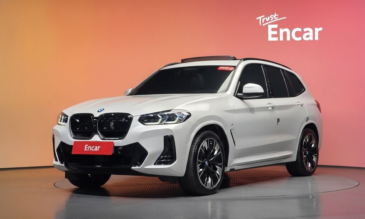 BMW iX3 2024