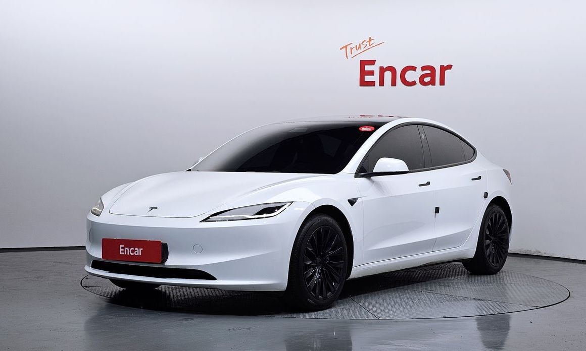 Tesla Model 3 2024