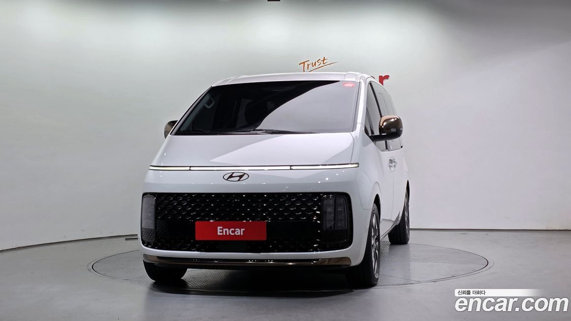 Hyundai Staria 2025