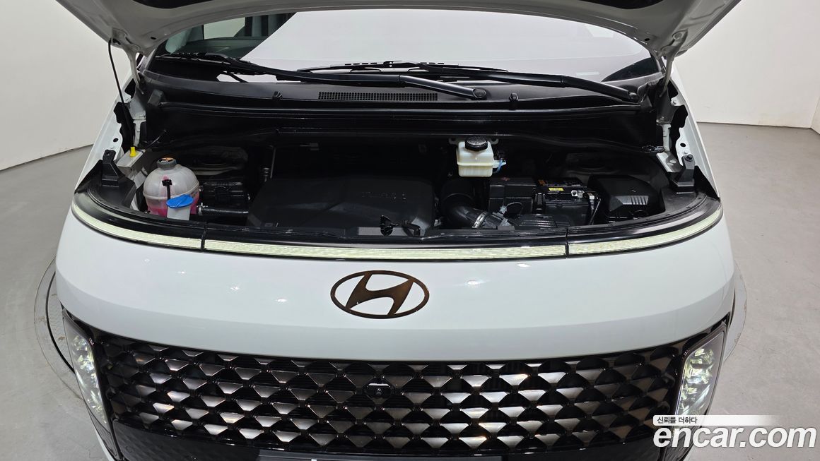 Hyundai Staria 2025