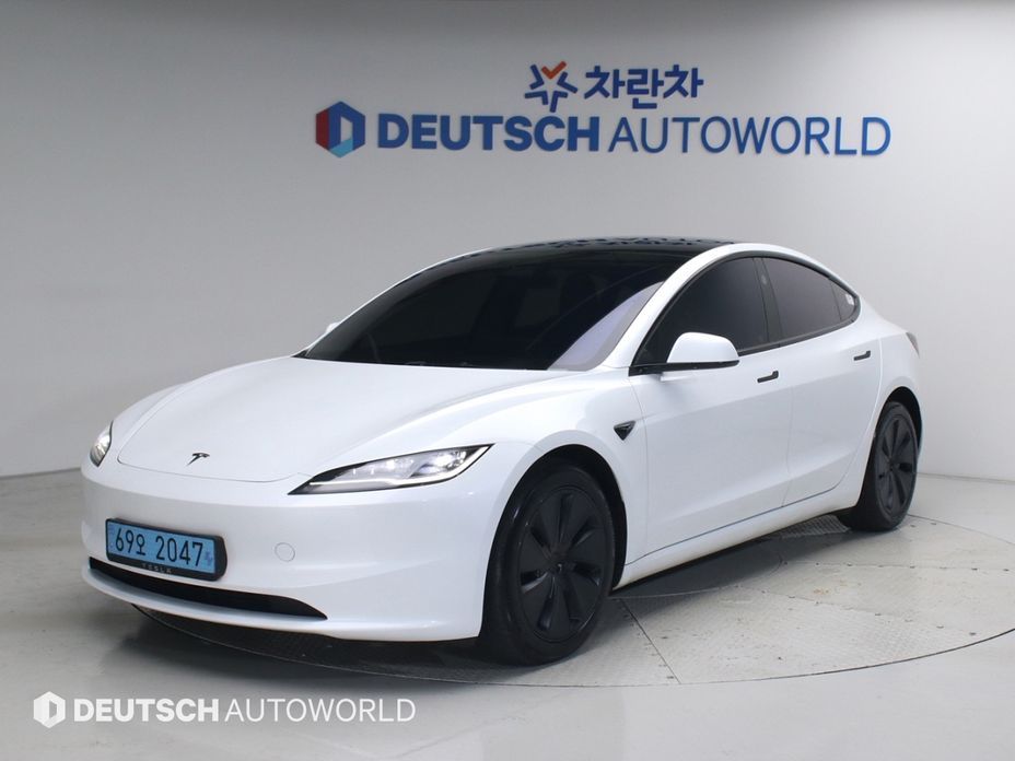 Tesla Model 3 2024