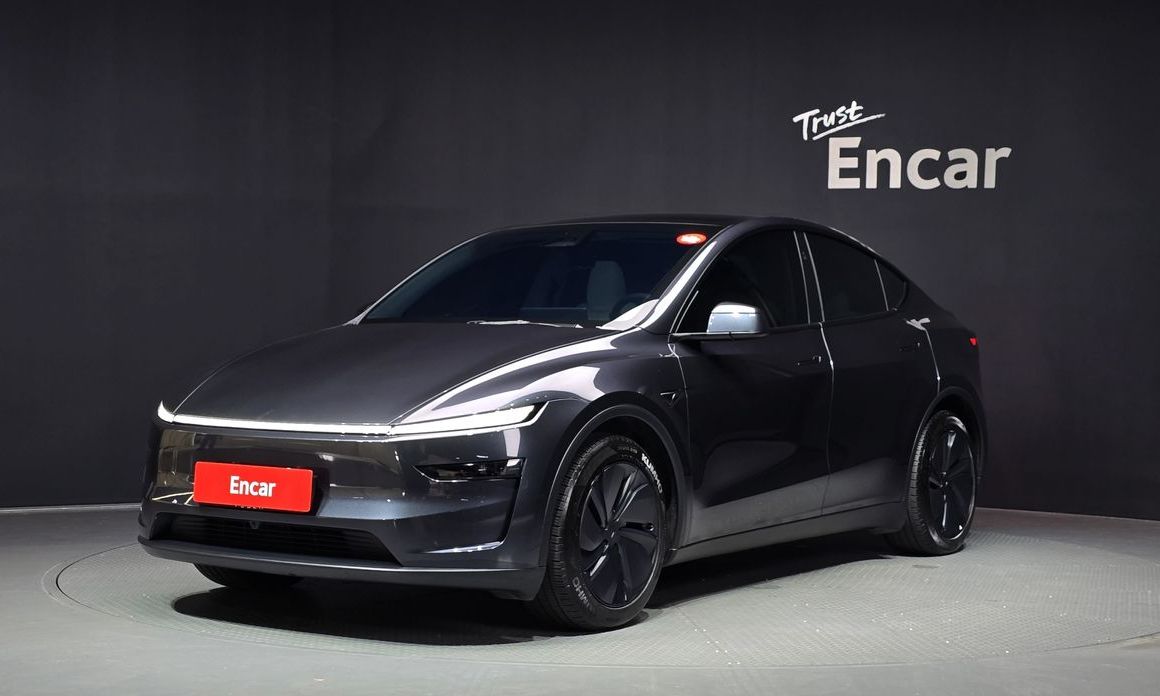 Tesla Model Y 2025