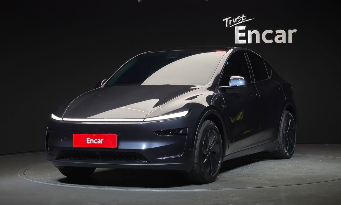 Tesla Model Y 2025