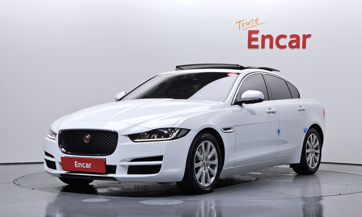 Jaguar XE 2016
