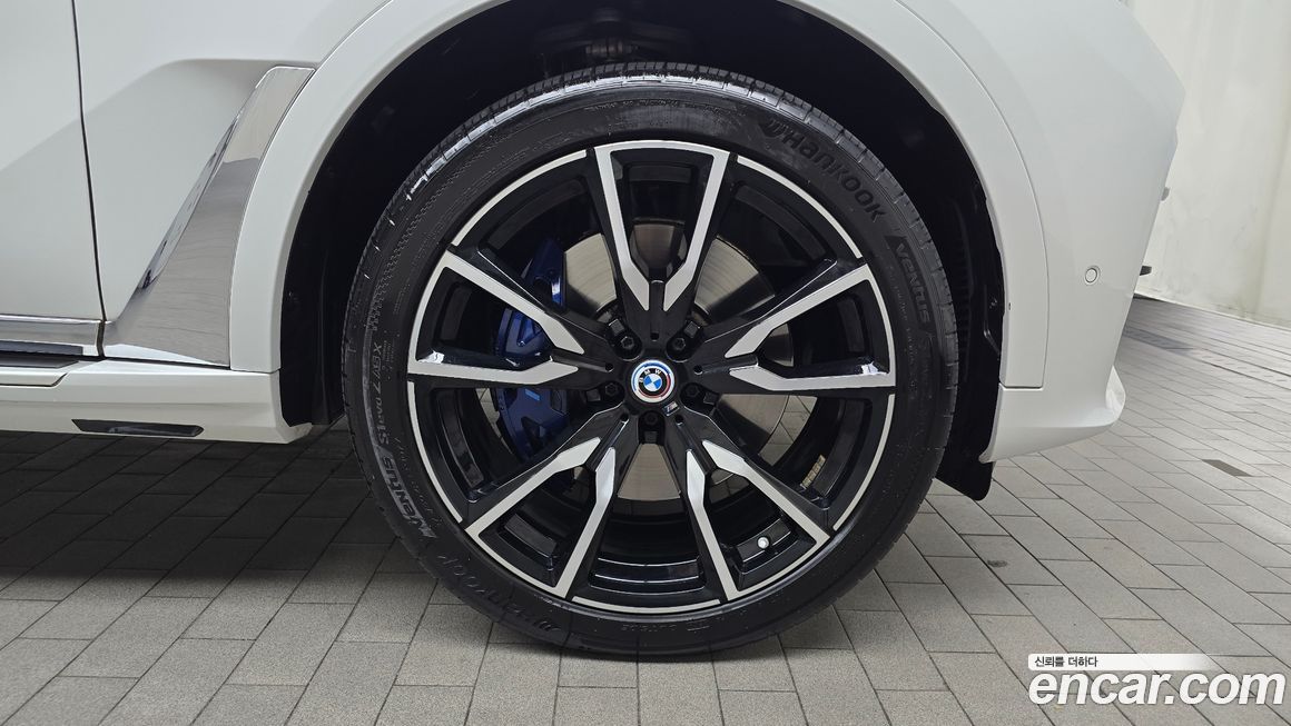 BMW X7 2021