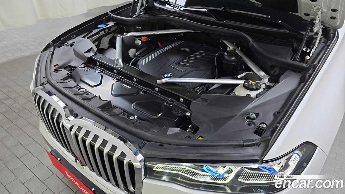 BMW X7 2021