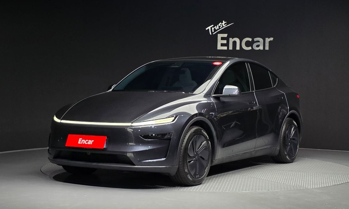 Tesla Model Y 2025