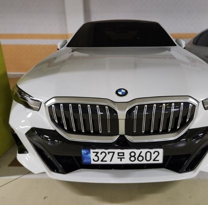 BMW 5-Series 2024