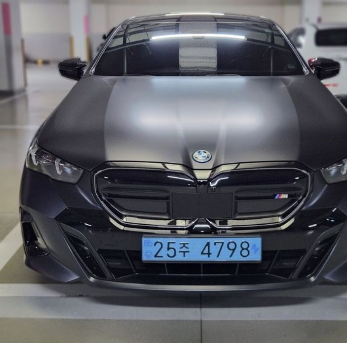 BMW i5 2024