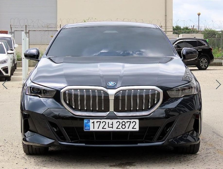 BMW 5-Series 2025
