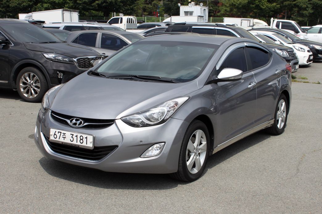 Hyundai AVANTE 2013