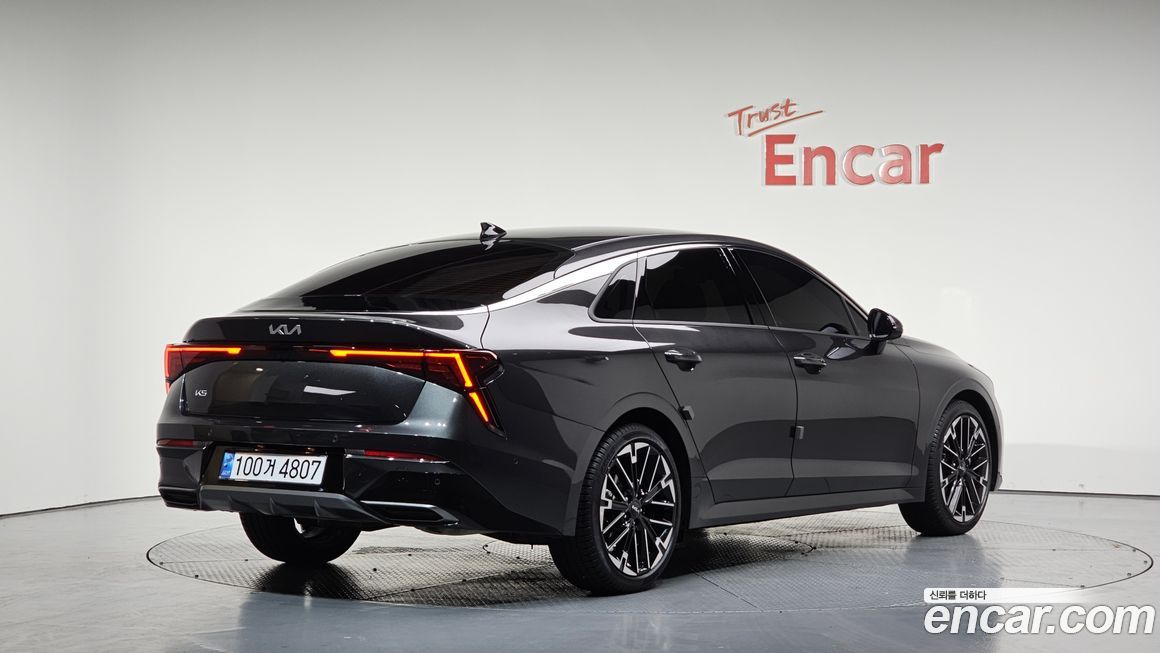 Kia K5 2025