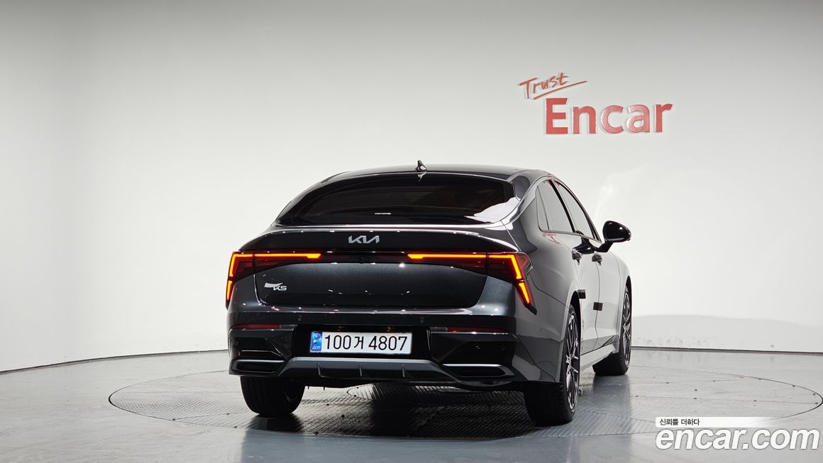 Kia K5 2025