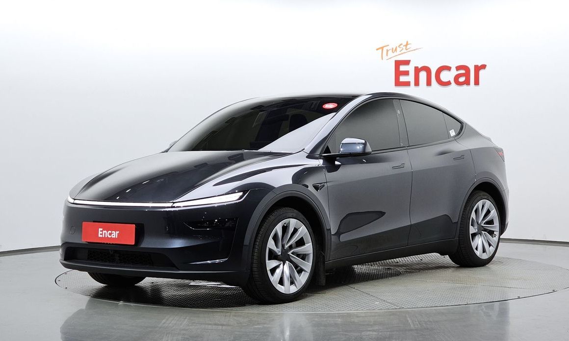 Tesla Model Y 2025