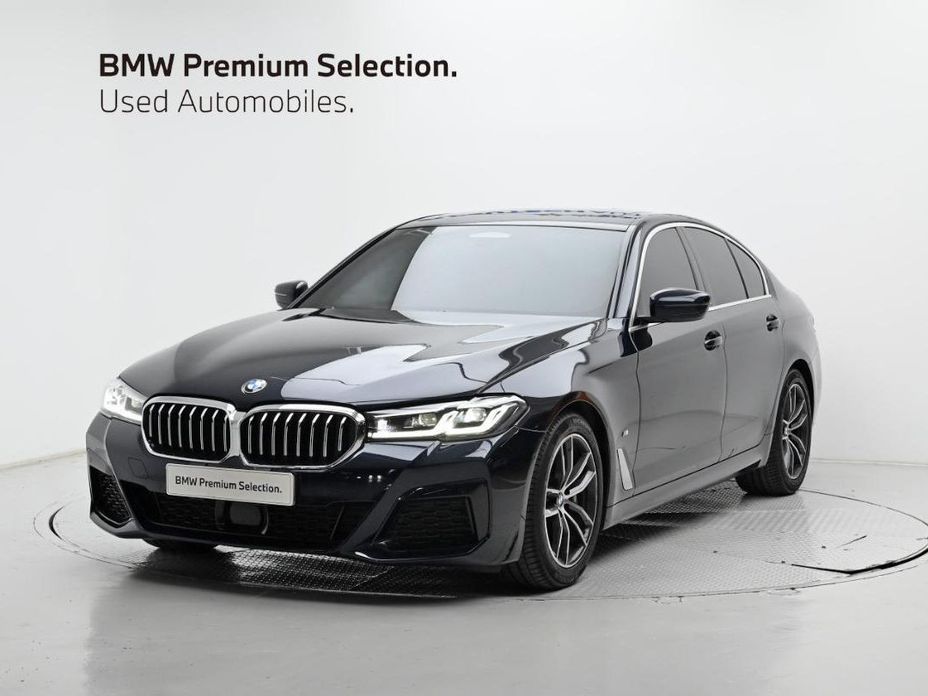 BMW 5-Series 2023